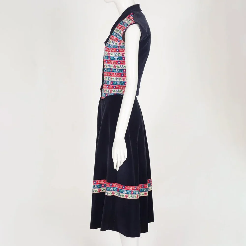 1950s Vintage Folk Floral Ribbon Navy Blue Cotton Velvet Top & Skirt Set Sz XS - Picture 2 of 7